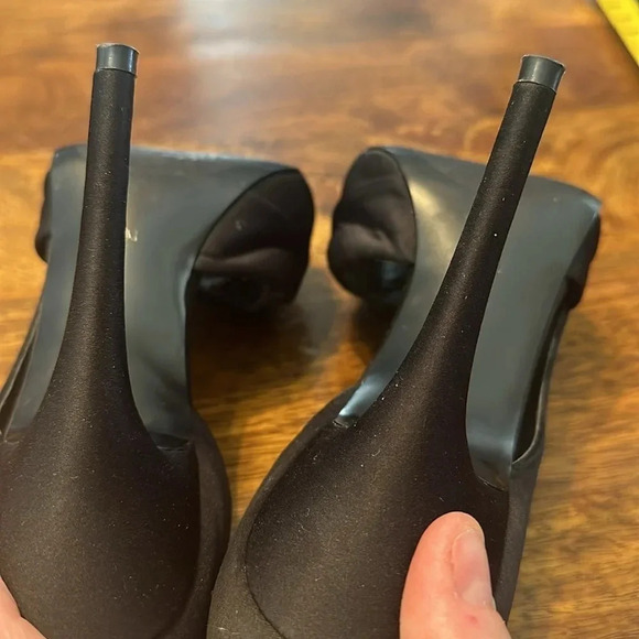 Guess dress shoes Size 9 sparkle detail 5” heels. - Picture 5 of 8